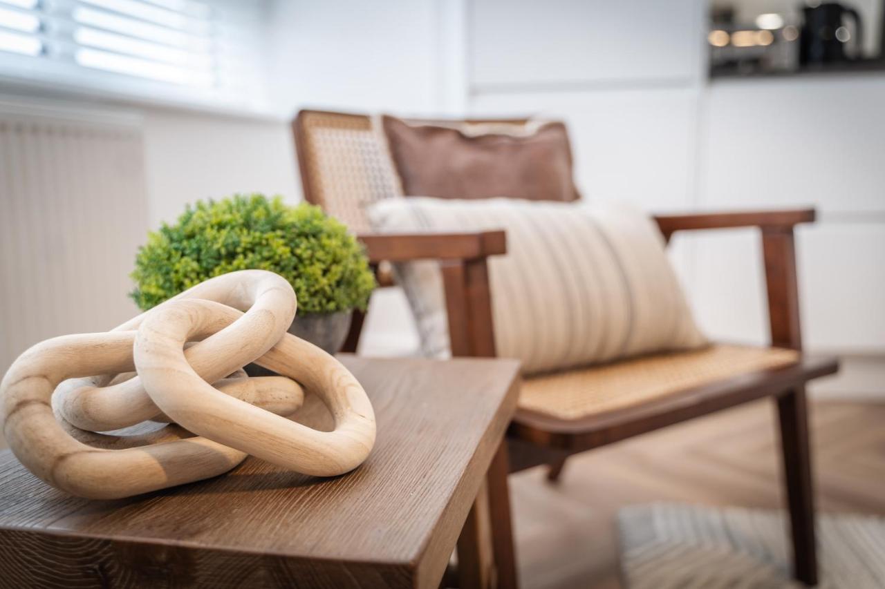 Royal House Stylish Apartments - Τσέστερ Εξωτερικό φωτογραφία