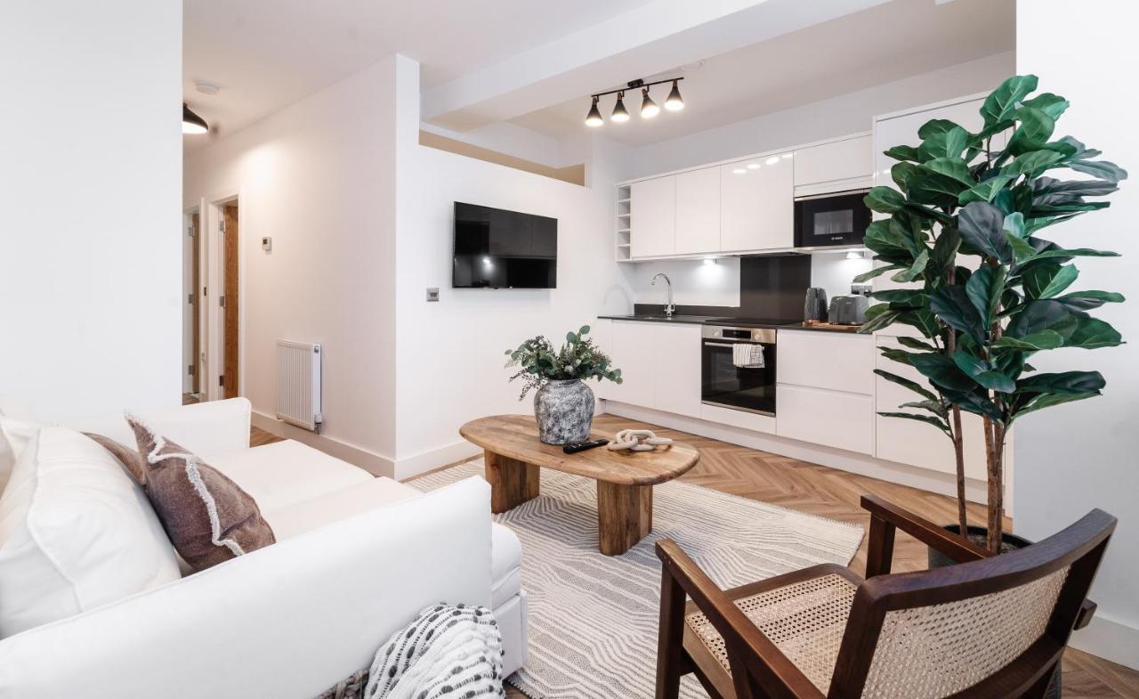 Royal House Stylish Apartments - Τσέστερ Εξωτερικό φωτογραφία